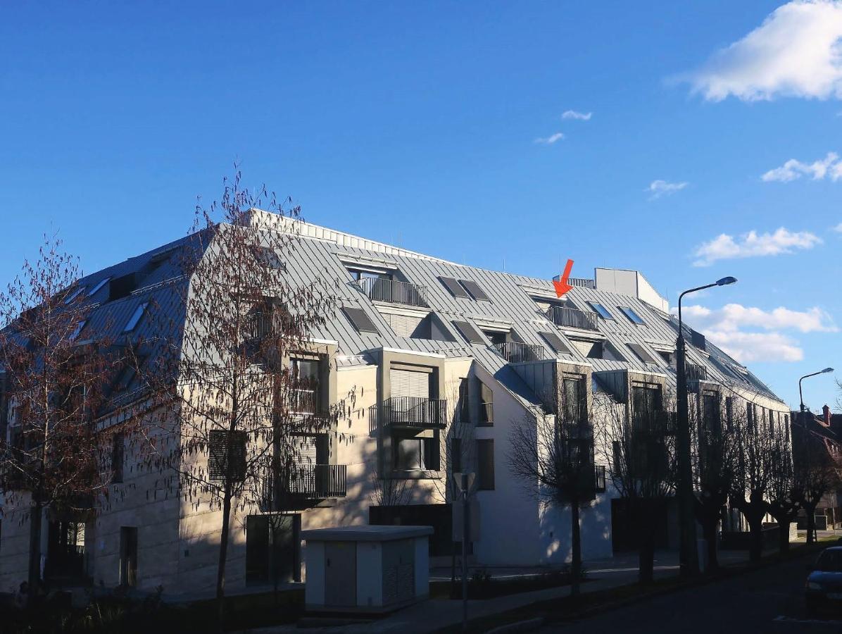 Atrium Apartman Heviz Mit Panoramaterrasse Und Tiefgarage Bagian luar foto