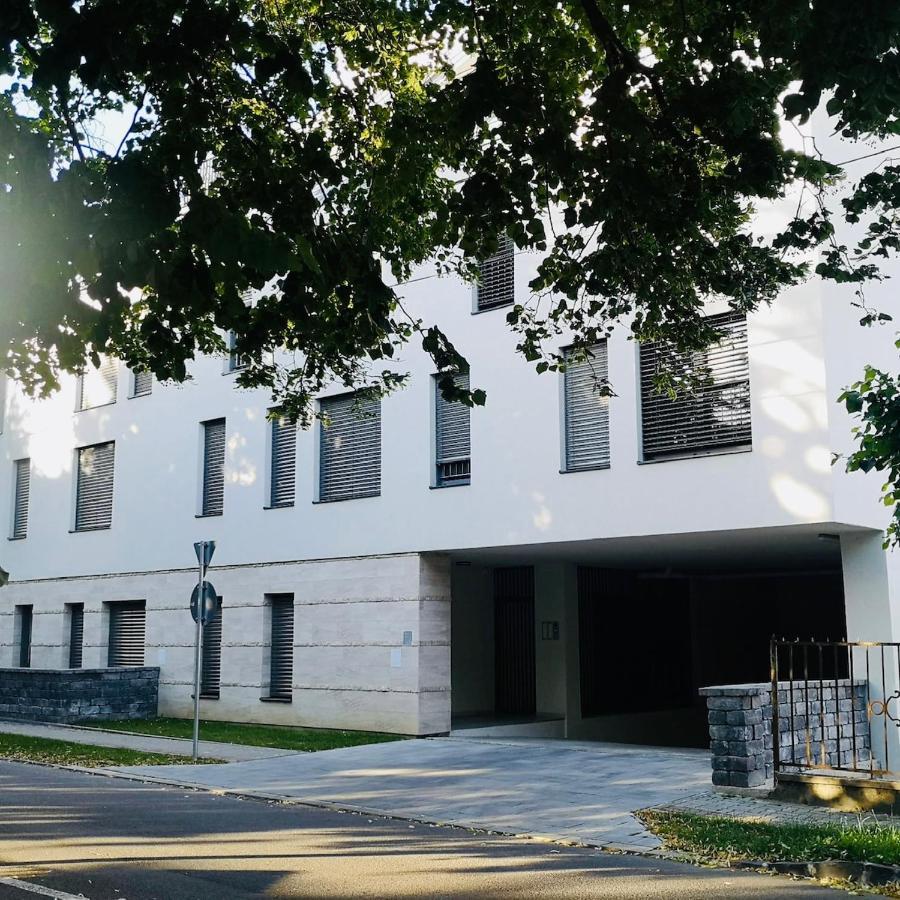 Atrium Apartman Heviz Mit Panoramaterrasse Und Tiefgarage Bagian luar foto