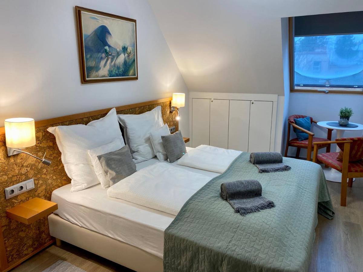 Atrium Apartman Heviz Mit Panoramaterrasse Und Tiefgarage Bagian luar foto