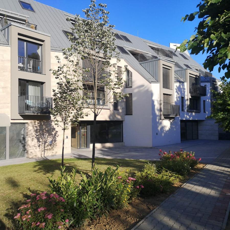 Atrium Apartman Heviz Mit Panoramaterrasse Und Tiefgarage Bagian luar foto
