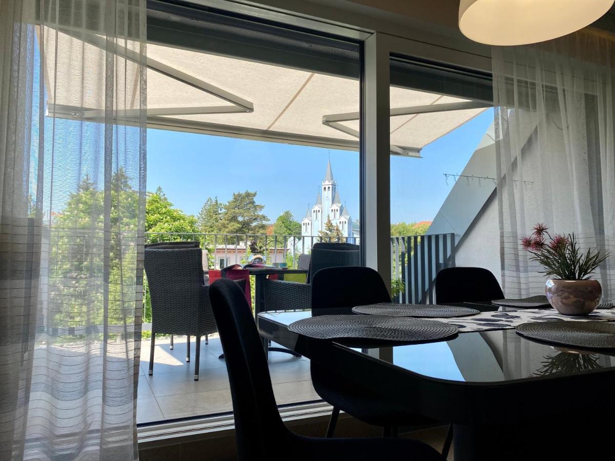 Atrium Apartman Heviz Mit Panoramaterrasse Und Tiefgarage Bagian luar foto