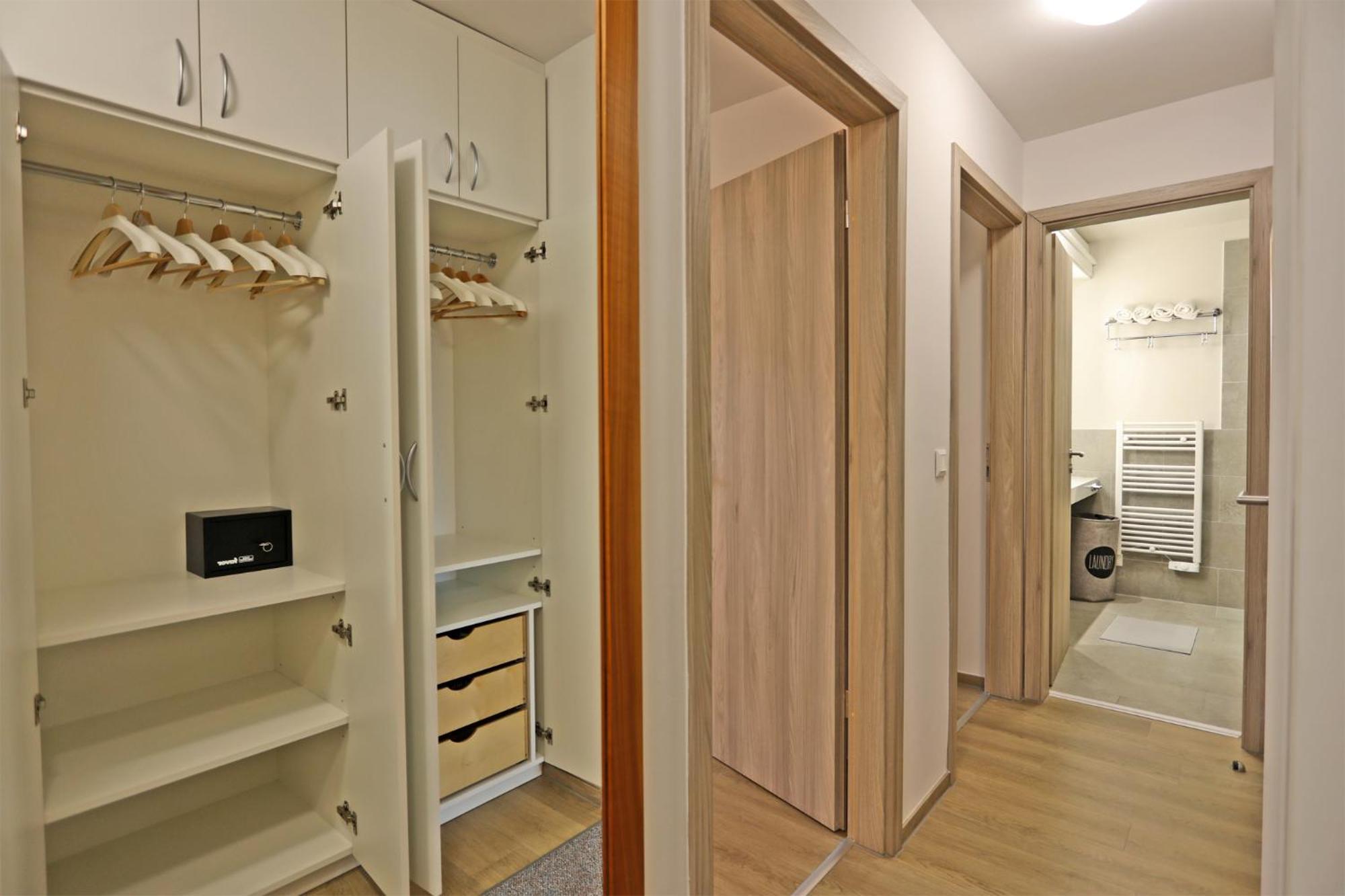 Atrium Apartman Heviz Mit Panoramaterrasse Und Tiefgarage Bagian luar foto