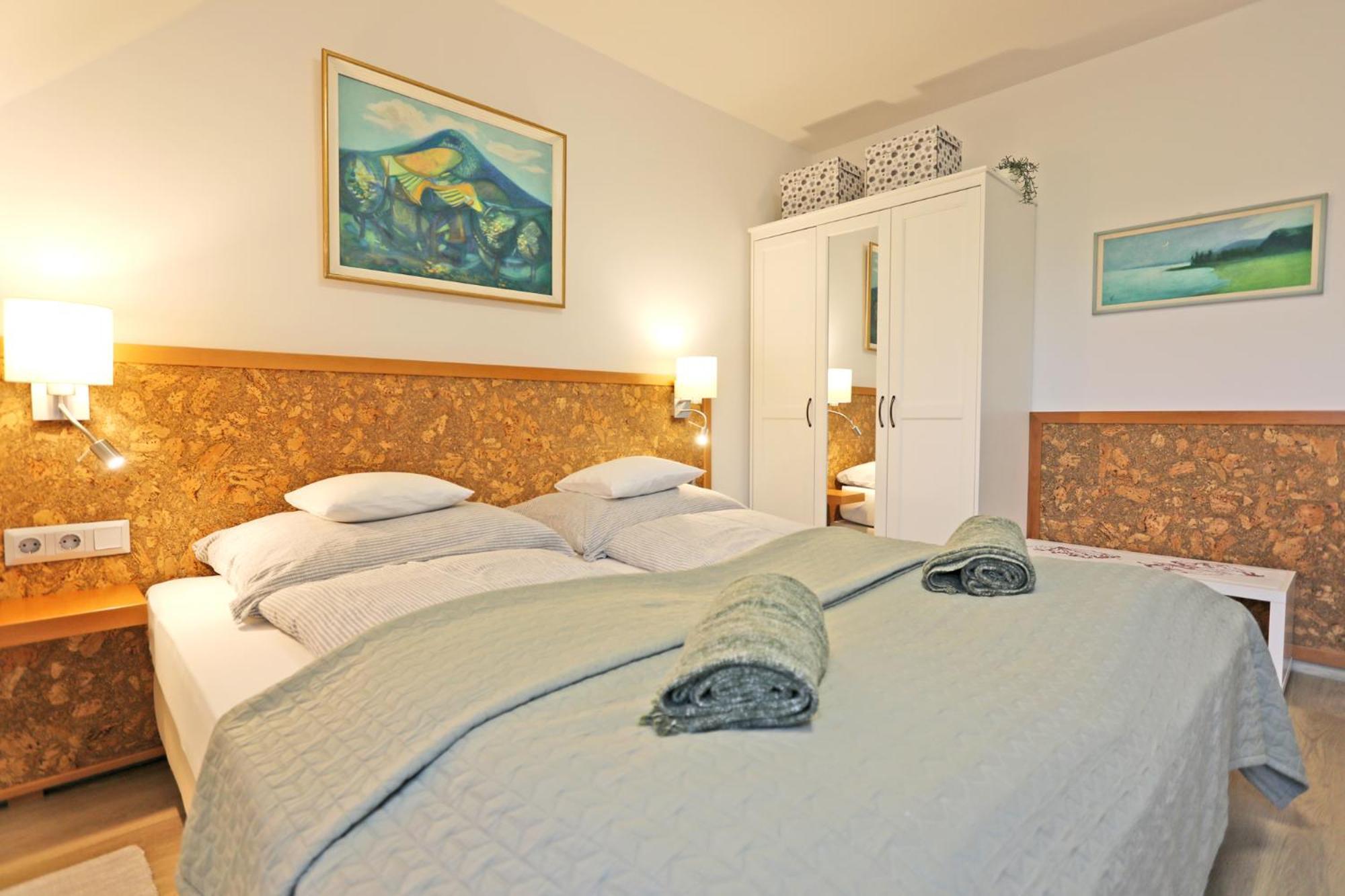 Atrium Apartman Heviz Mit Panoramaterrasse Und Tiefgarage Bagian luar foto